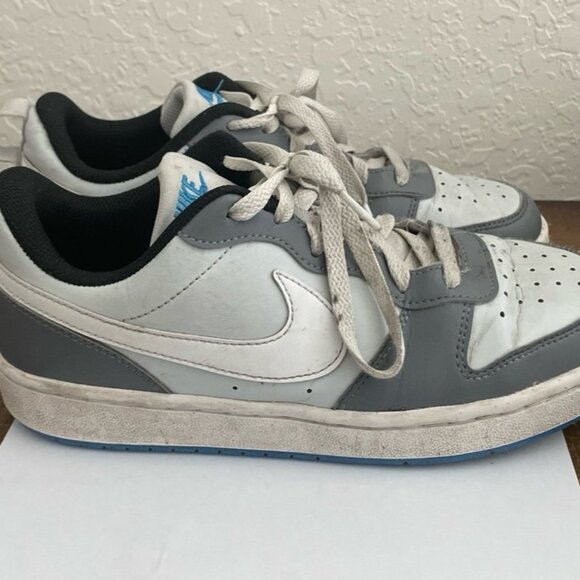 Nike Kids Shoes Size 5.5 - Picture 1 of 2